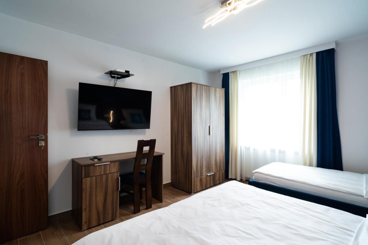 Apartament Zielony Przyladek Brwinow Exteriör bild