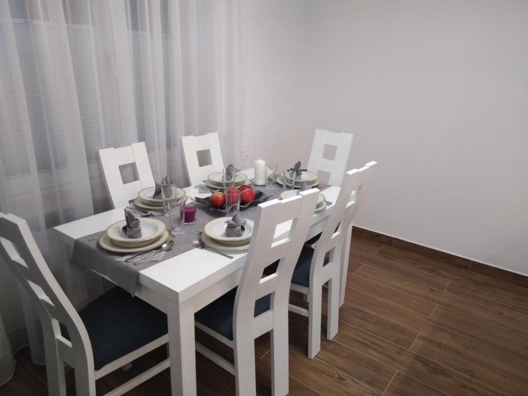 Apartament Zielony Przyladek Brwinow Exteriör bild
