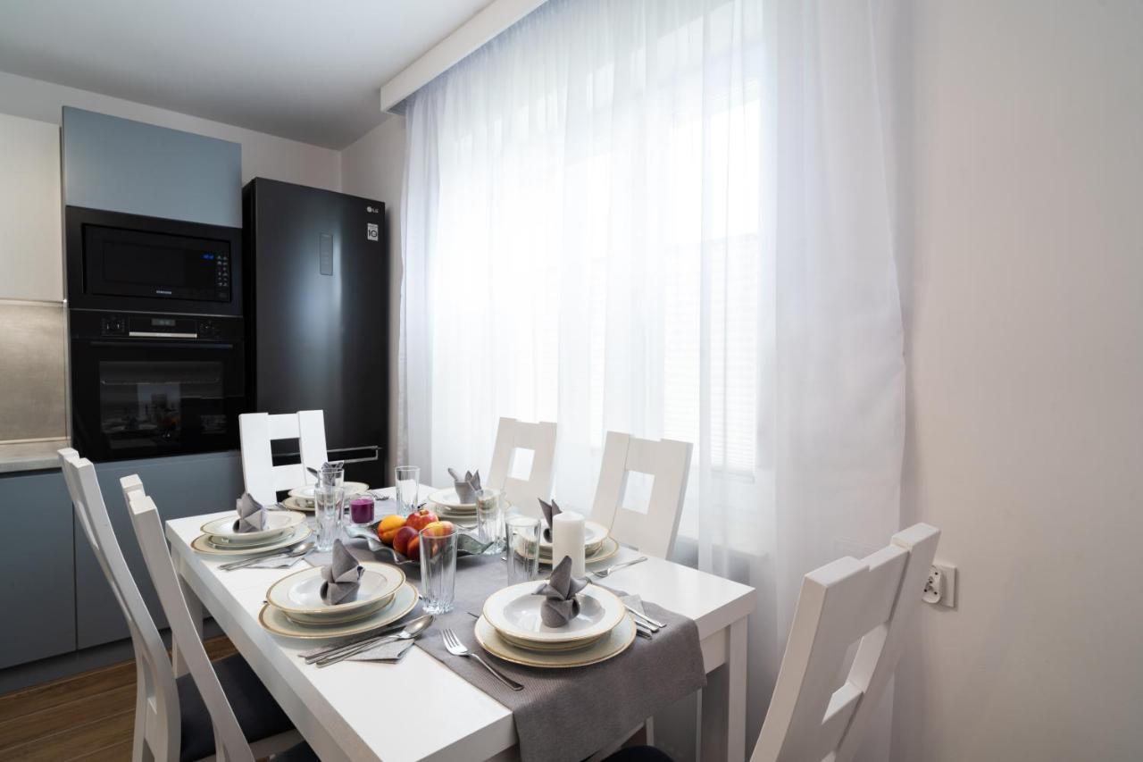 Apartament Zielony Przyladek Brwinow Exteriör bild