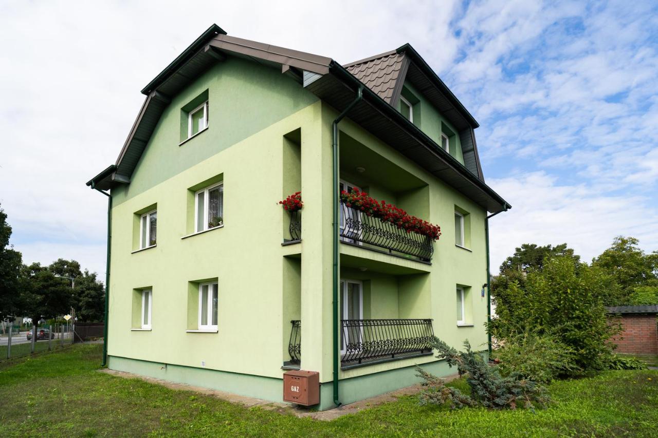 Apartament Zielony Przyladek Brwinow Exteriör bild