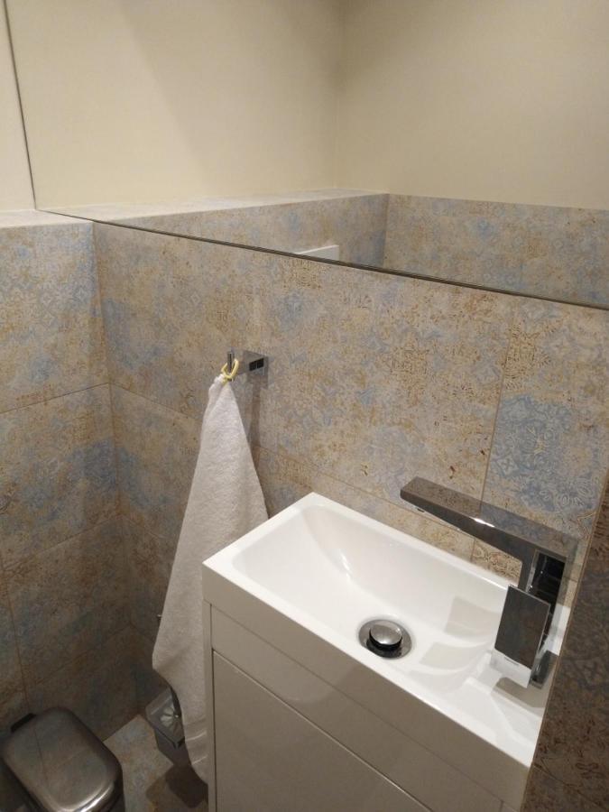 Apartament Zielony Przyladek Brwinow Exteriör bild