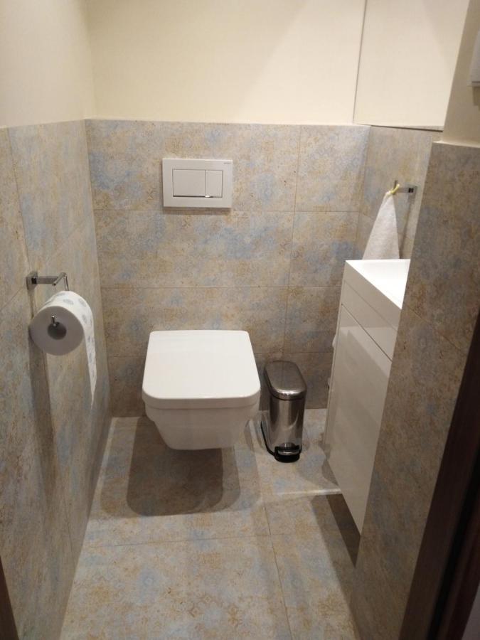 Apartament Zielony Przyladek Brwinow Exteriör bild